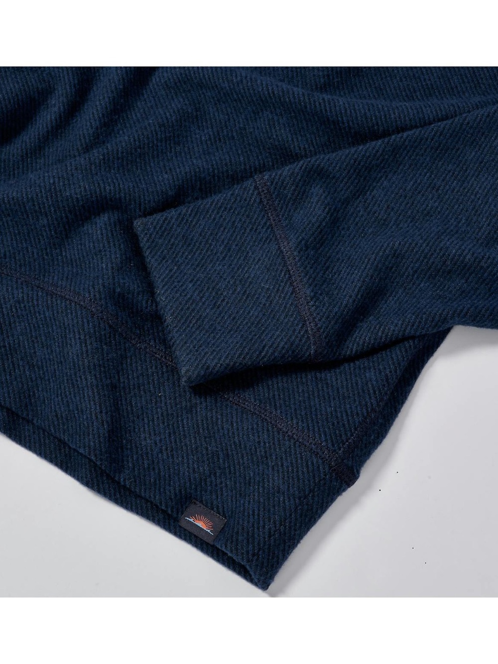 Faherty Legend Crew Neck Sweater Men’s Medium Navy Twill Knit - Picture 2 of 16